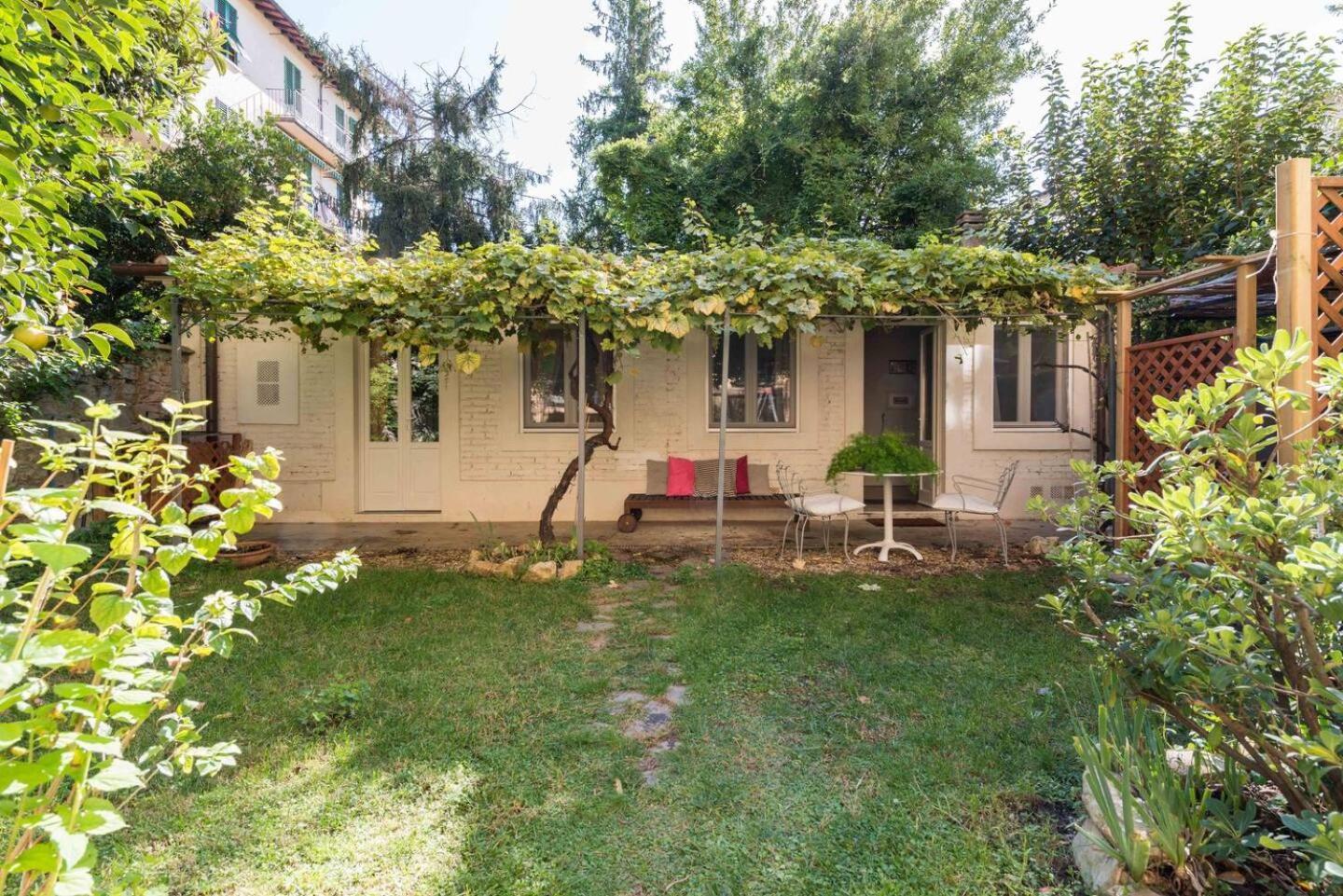 Boutique Apartment With Private Rooms And Garden Oasis Florenz Exterior foto